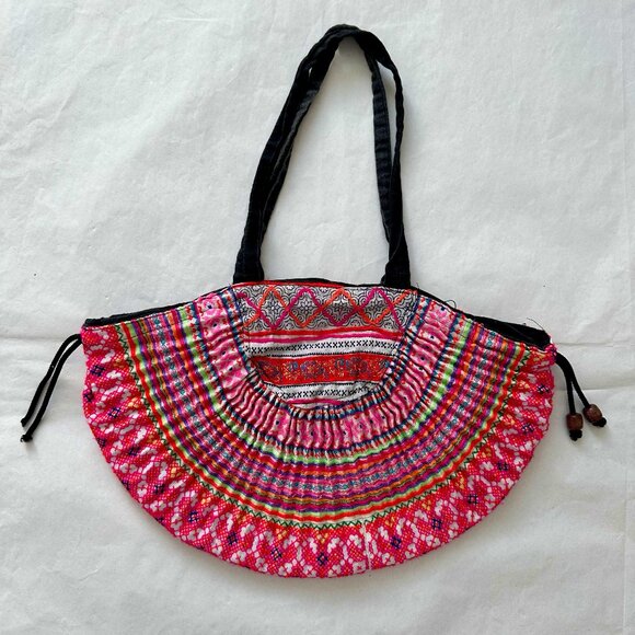 Handmade Hmong tribe multi-coloured shoulder bag from northern Thailand with uni - Picture 2 of 5